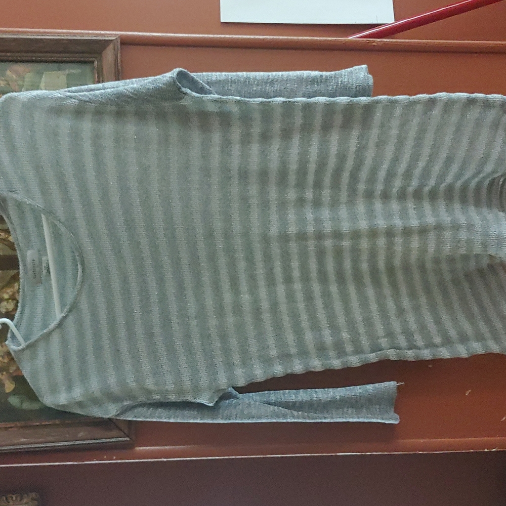 Quarter sleeve VanHeusen thin sweater